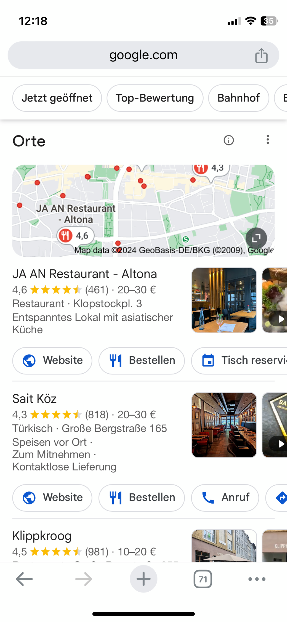 Screenshot aus Google Suche nach "restaurant altona", unter der Überschrift "Unternehmen" ist eine Karte mit vielen roten Markierungen. Darunter sind 3 konkrete Geschäfte aus der Karte aufgelistet. Neben Name, Bewertung, Adresse, Öffnungszeiten ist darunter eine Reihe von Buttons: Website, Bestellen, Tisch reservieren. Rechts ist ein kleines Bild zu sehen, daneben ist ein weiteres Element angerissen -- ein Play Button impliziert, dass es sich dabei um ein Video handelt.