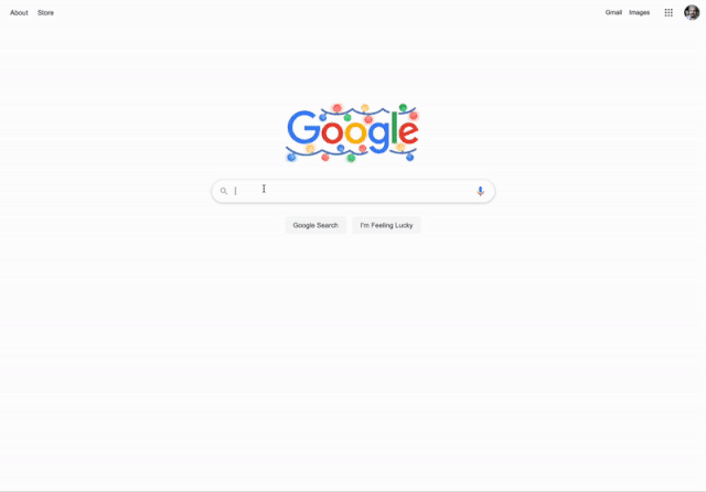 Animation der Google-Startseite: Beim Tippen ins Suchfeld klappt das Autocomplete-Menü über die volle Breite auf und zeigt in einer zweiten Spalte weitere Fragen und Vorschläge